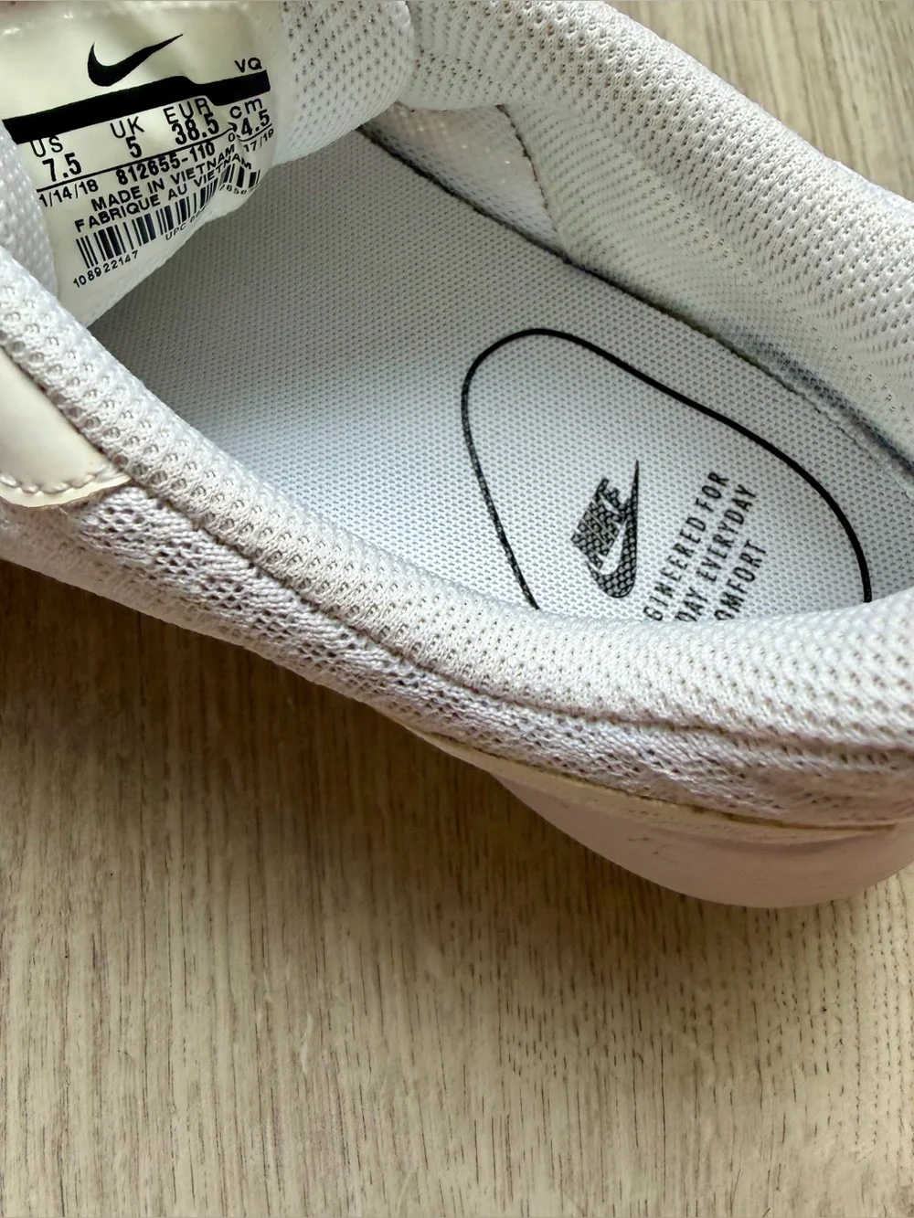 Nike - Women’s White Mesh Lace-Up Sneakers - size 7.5